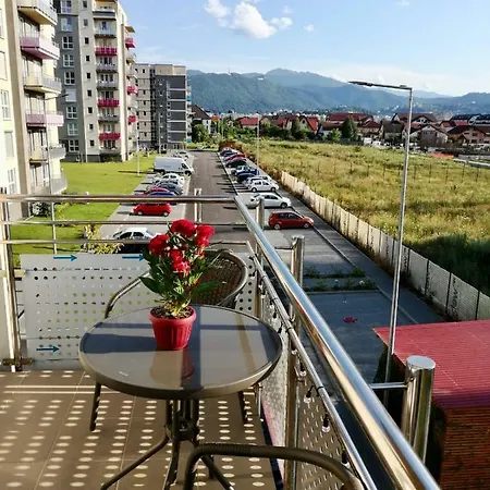 Luxury Mountain View شقة *